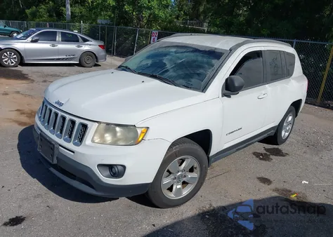2013 Jeep Compass Sport z USA, uszkodzony, nr VIN 1C4NJCBA9DD244142